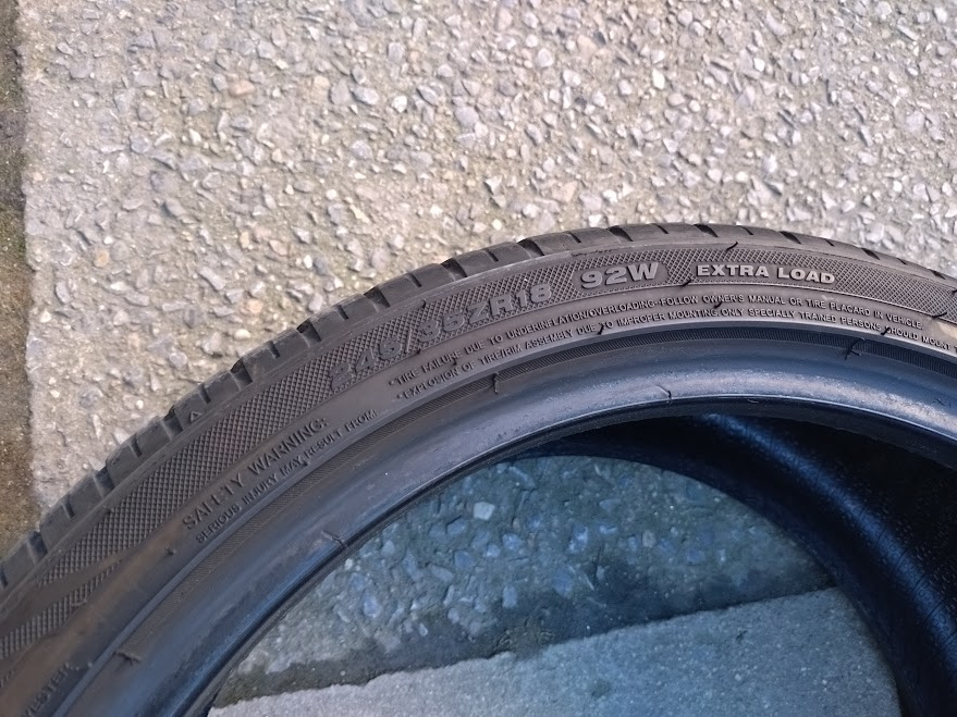 245/35 R18 - 4