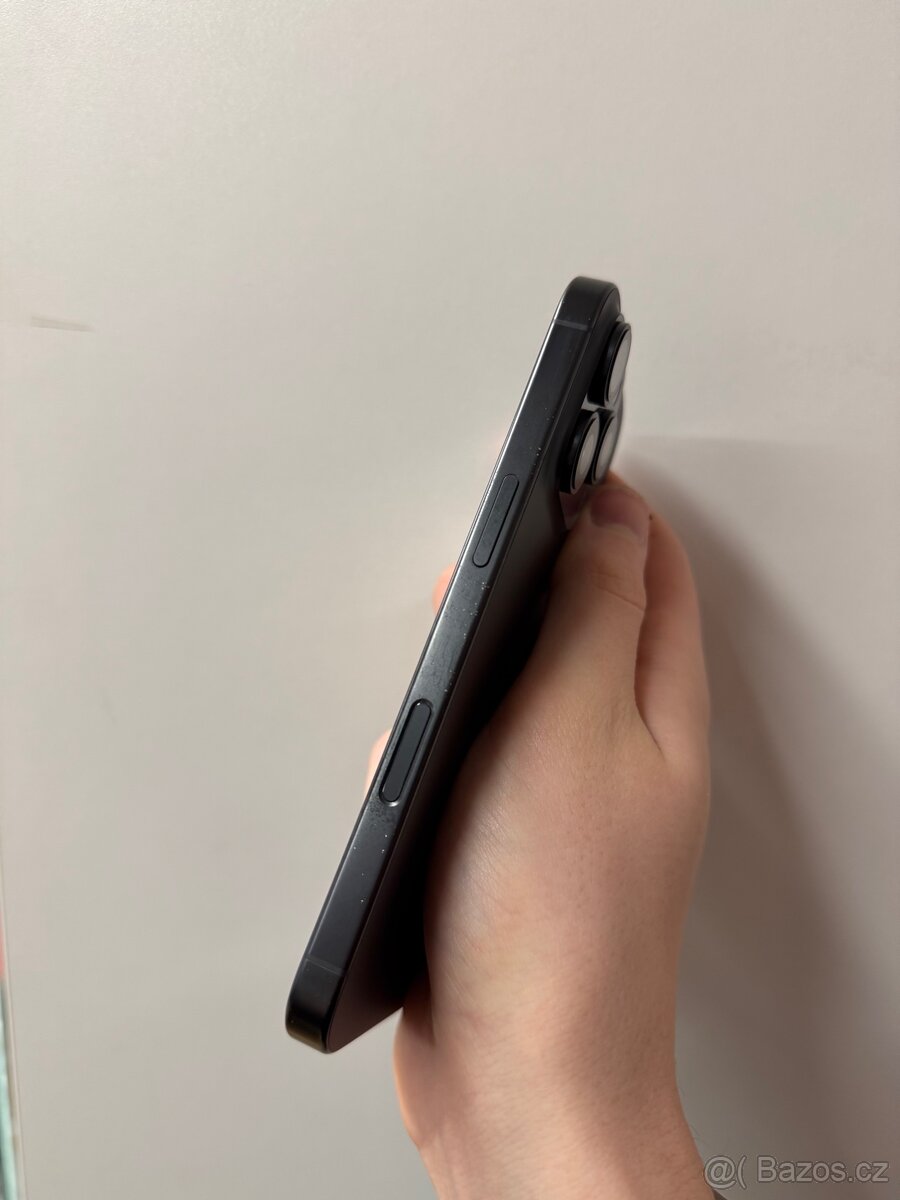 iPhone 16 Pro, baterie 98% - 4