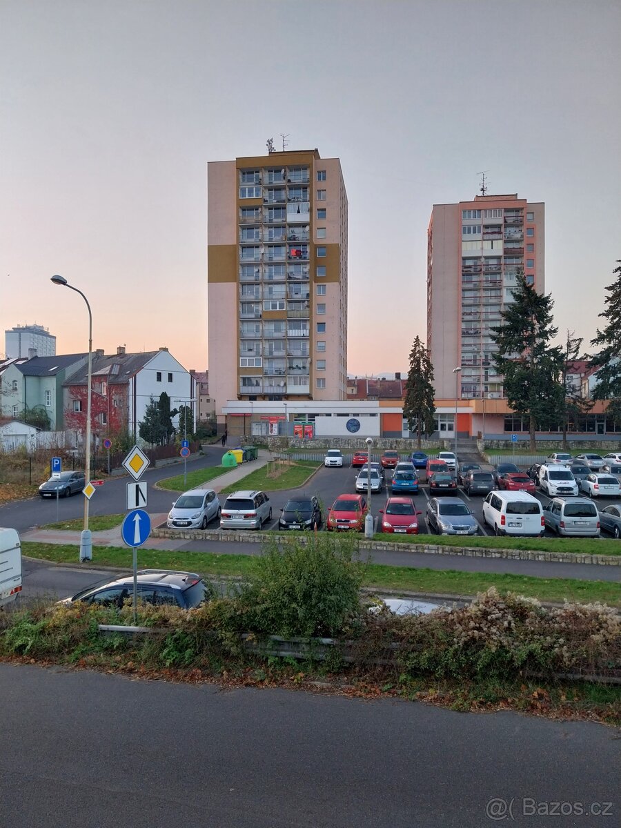 Pronajmu prostor 30m2 Jiraskova 5959 chomutov - 4