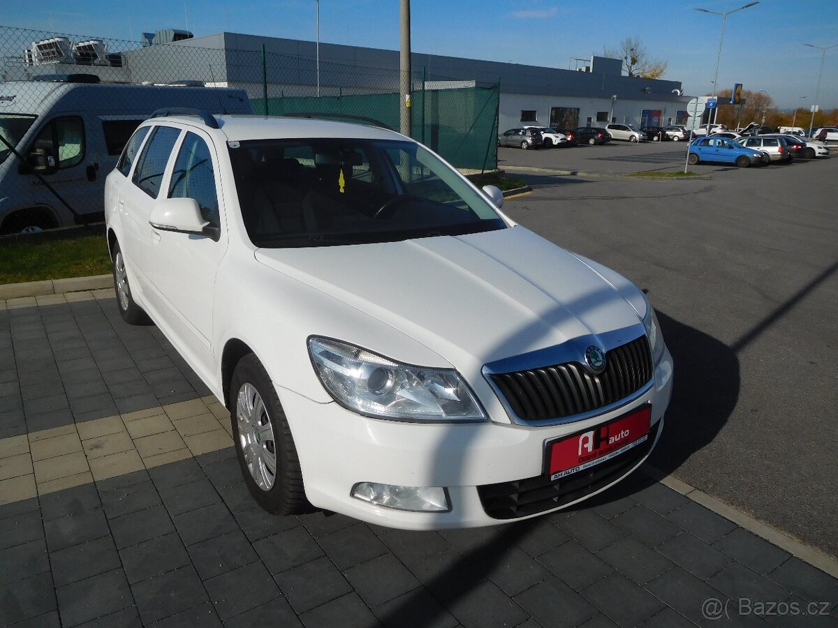 Škoda Octavia Combi 2.0 TDi Elegance, 103 kW, Klima - 4