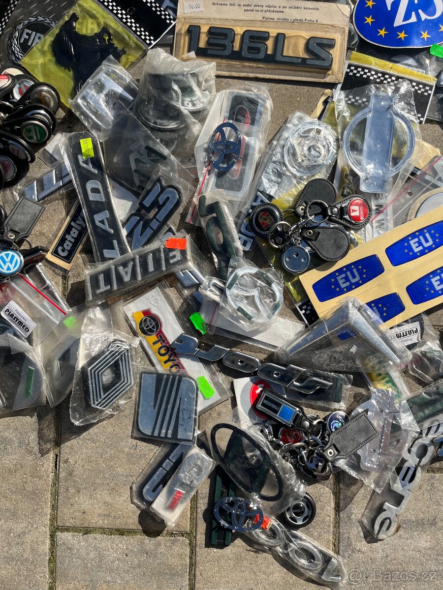 Autopotřeby, klíčenky, znaky, samolepky - 4