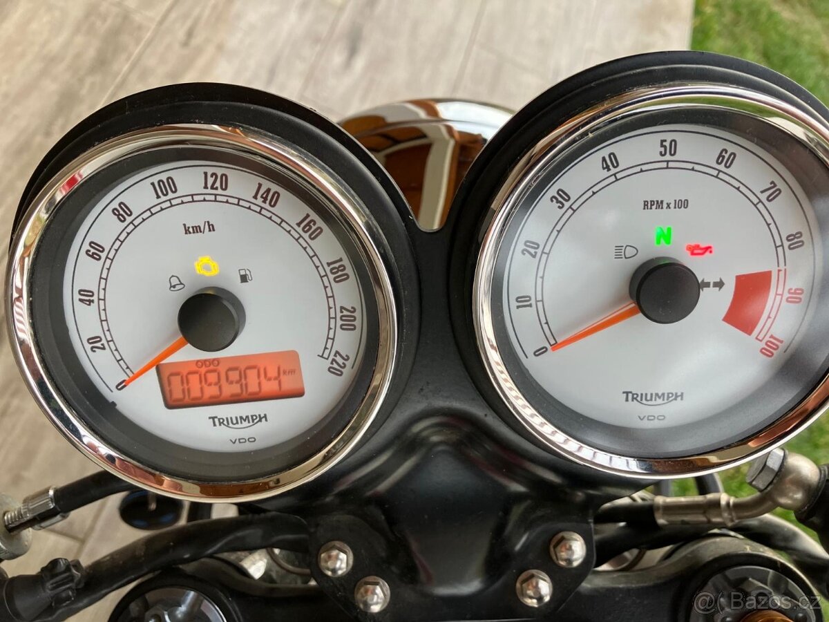 Triumph Thruxton 900 - 4