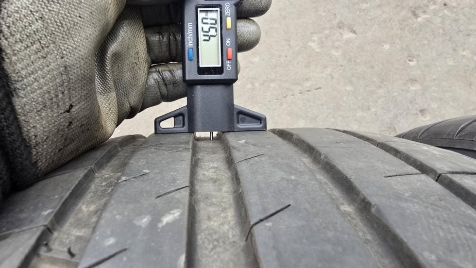 Letní pneumatiky 235/45/18 Michelin - 4