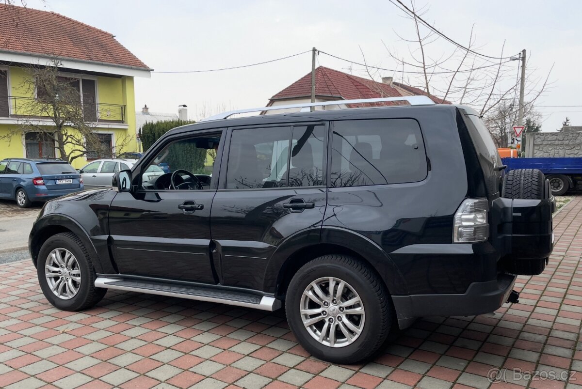 Mitsubishi Pajero 3.2 V8 140kw najeto 120tis