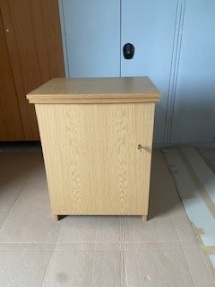 Skříňový šicí stroj - 4