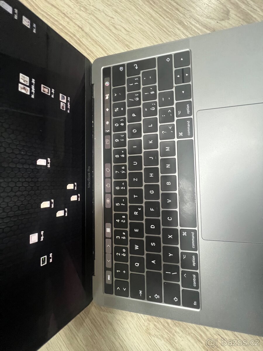 MacBook Pro 13” 2017 / i5 / 8 GB / 256 GB - 4