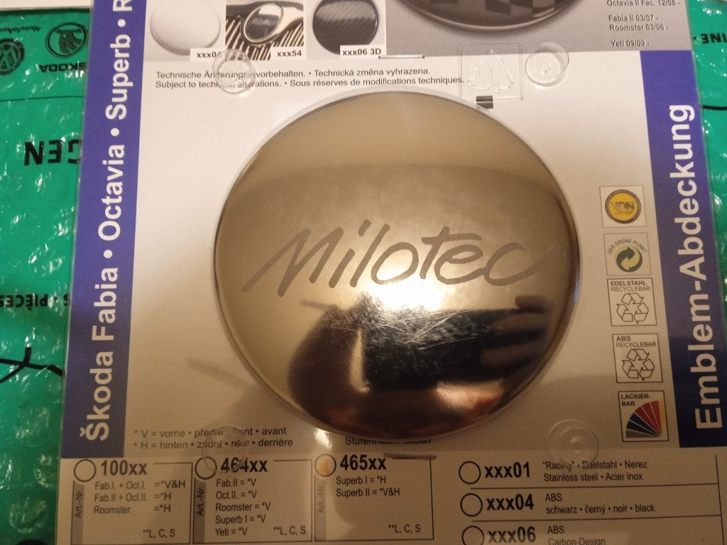 Nerezový kryt emblému masky Škoda Superb od roku výroby 3.20 - 4