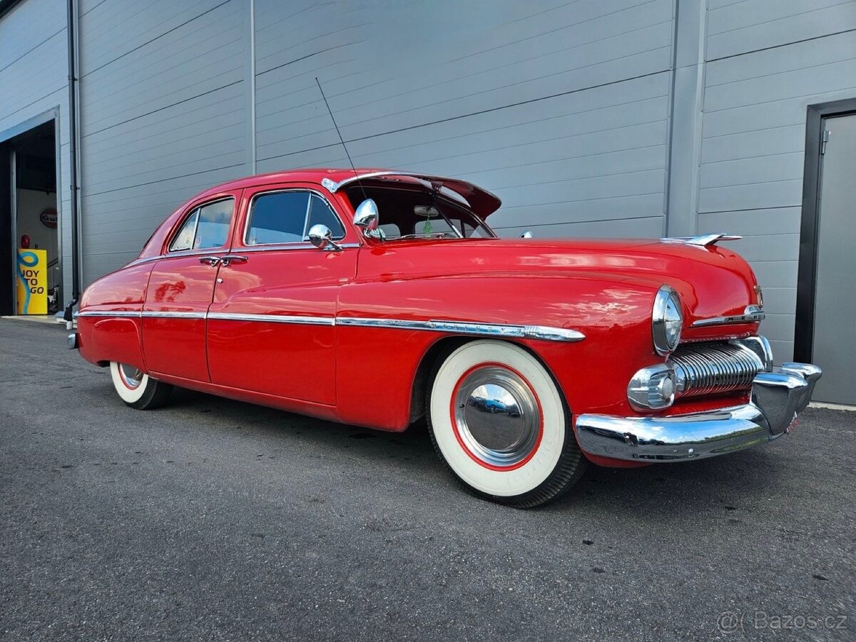 1950 Mercury Eight Sport Sedan - 4