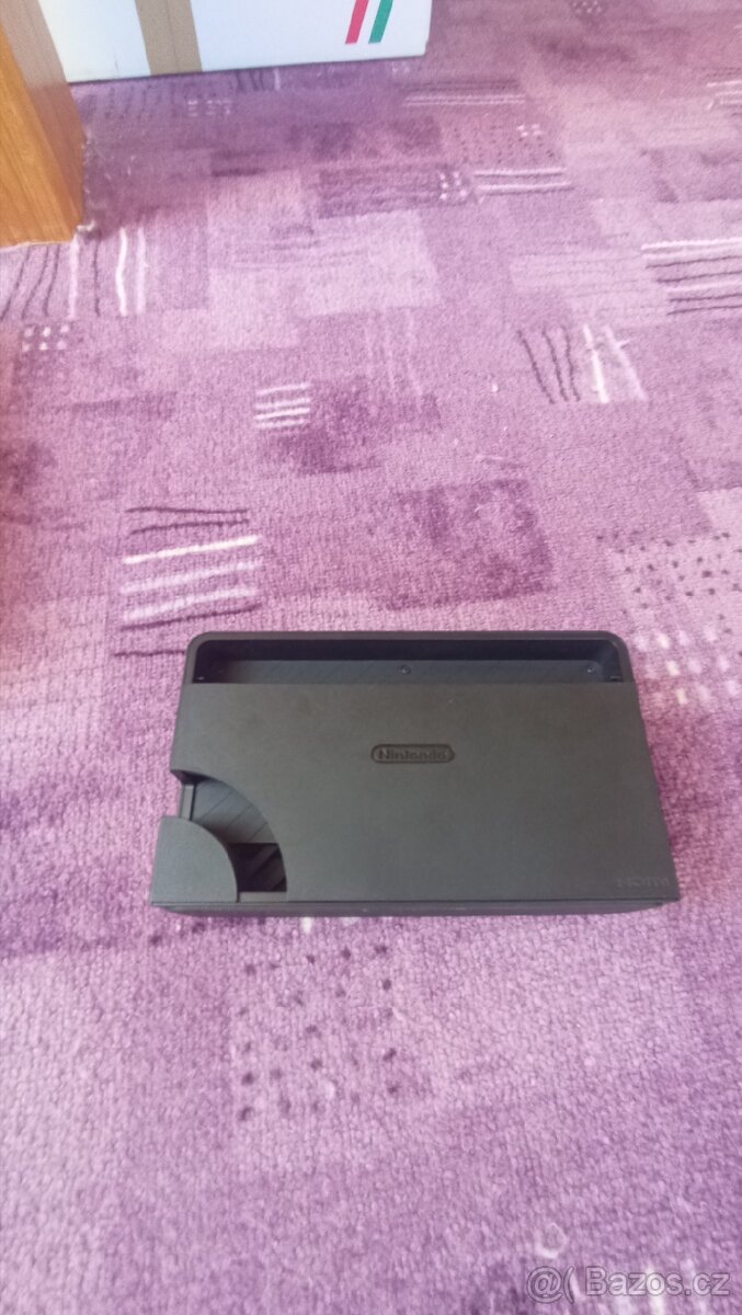 Nintendo switch oled (neon red/Blue) - 4