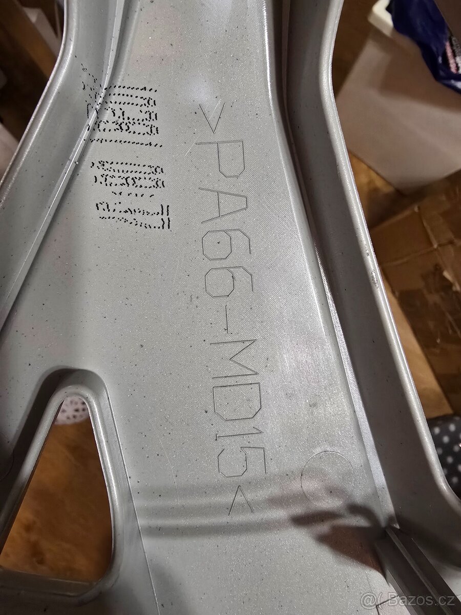 Poklice sada 4 kusů na VW - 4