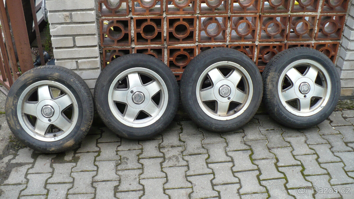 alu kola Ford RS - 4