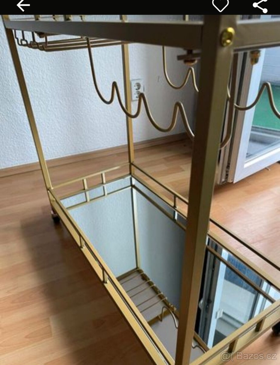 NOVÝ MOBILNÍ SERVÍROVACÍ STOLEK - 4