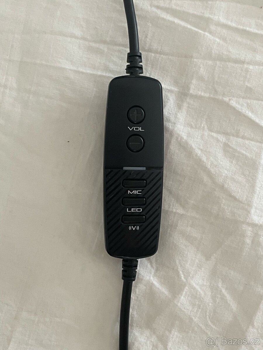 Sluchátka Yenkee YHP303 a myš Logitech G102 Lightsync - 4