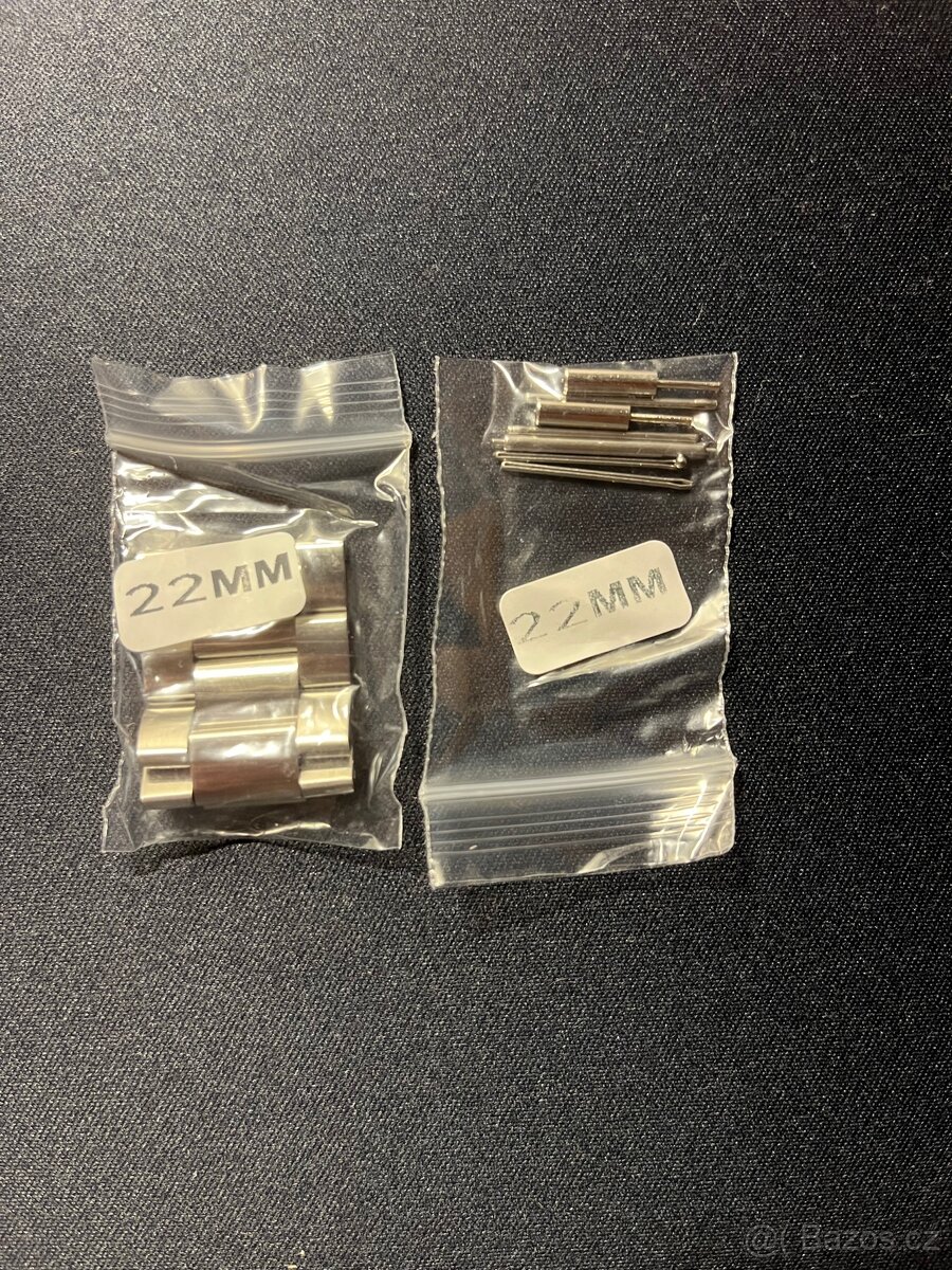 Prodám nový Spigen Modern Fit Silver Apple Watch - 4