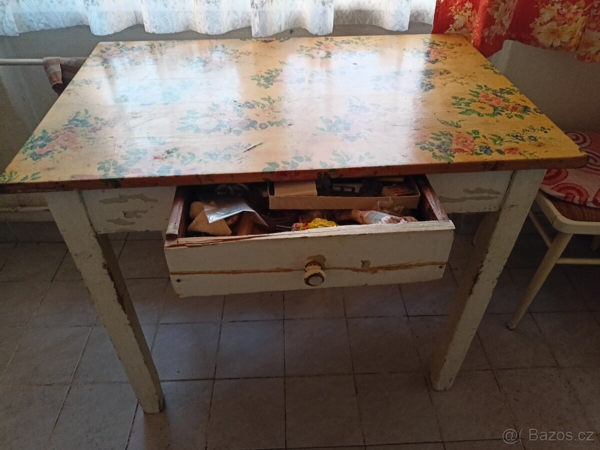 Kuchyňský stůl - 4