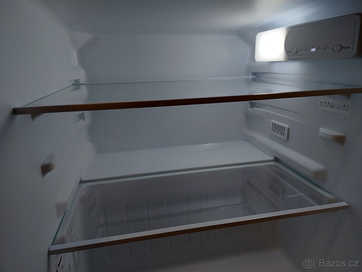 Malá lednice s mrazákem - candy cot1s45ew - 4