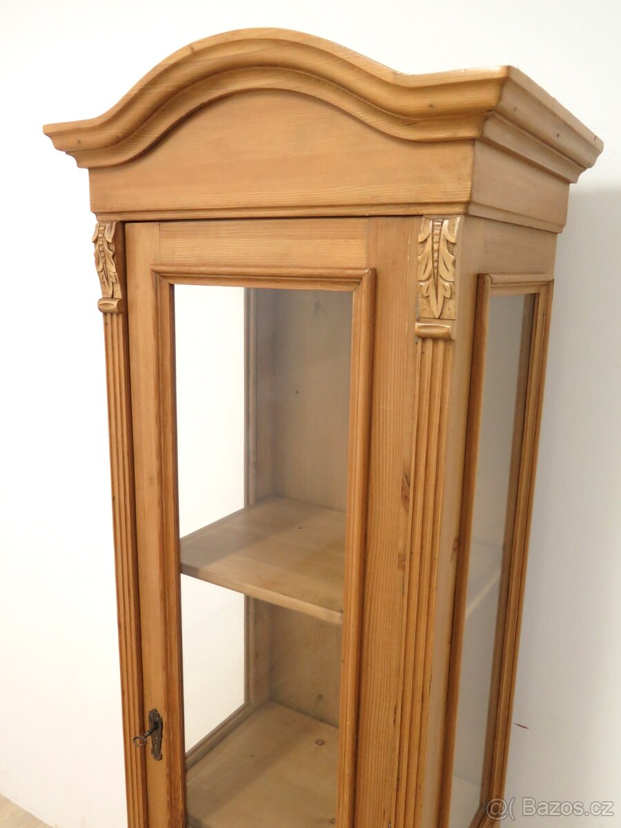 Krásná stará vitrína - 4