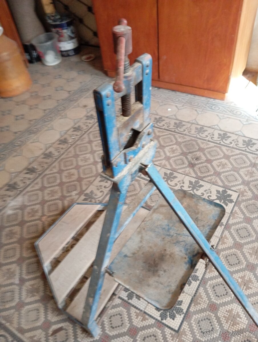Svěrák - 4