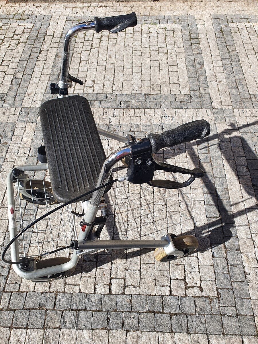 seniorské chodítko se sedátkem - 4