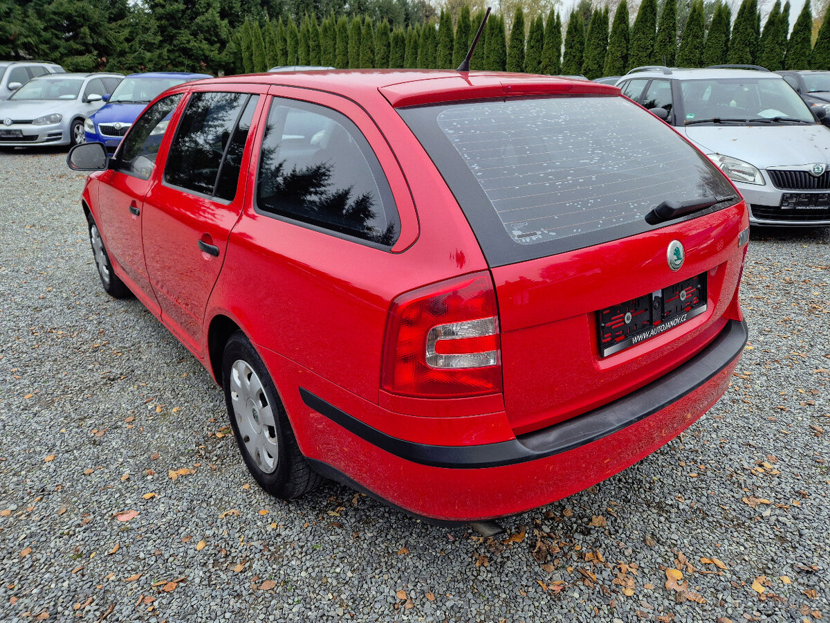 Škoda Octavia Combi II TOUR 1.6 MPI, 1.MAJITEL - 4