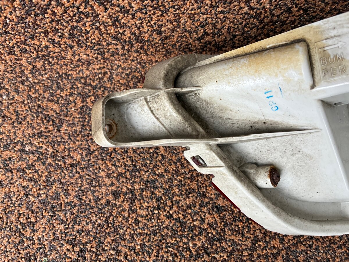 Mazda CX-5 KF levá zadní mlhovka - 4