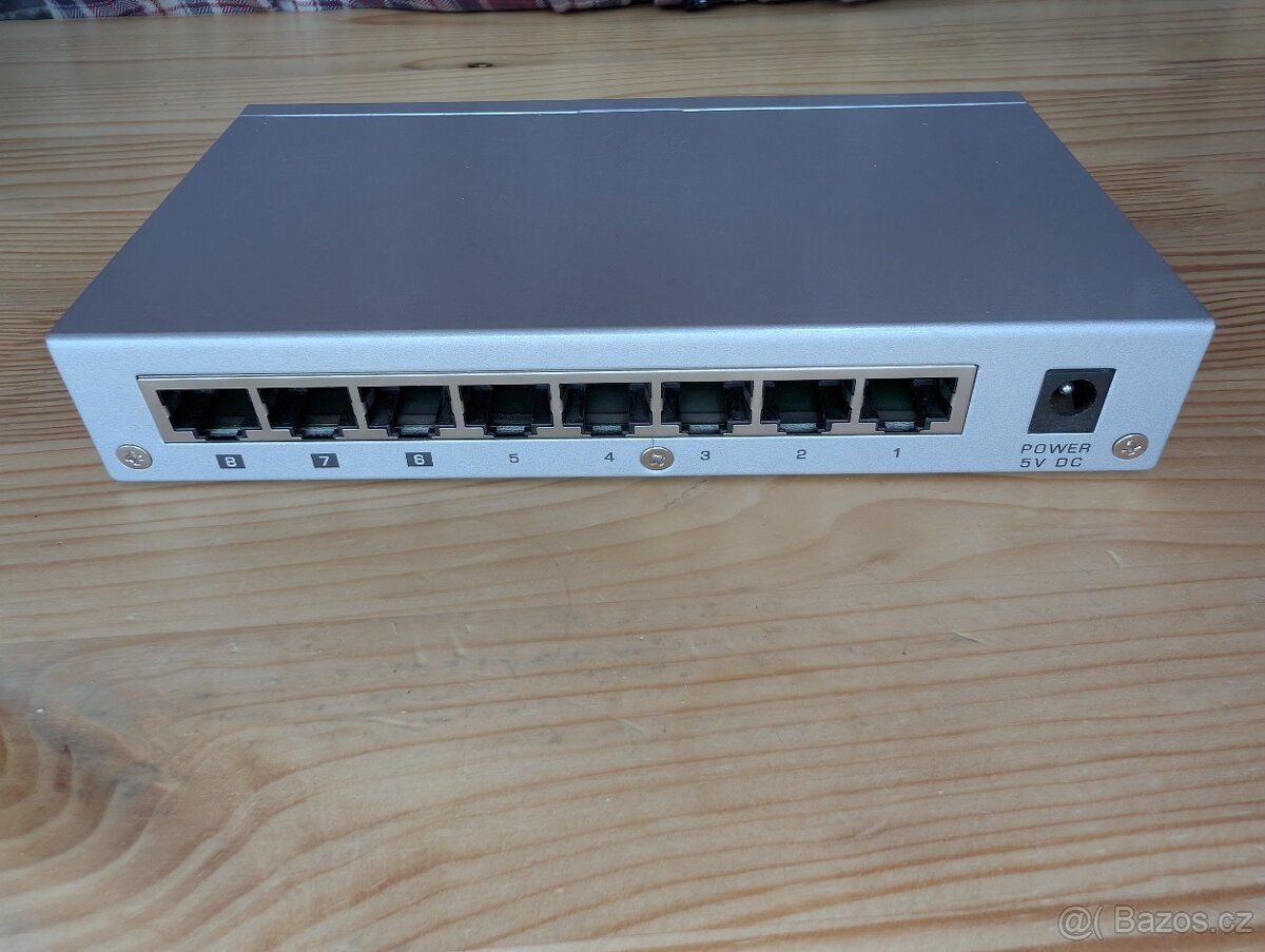 Switch ZyXEL ES-108A - 4