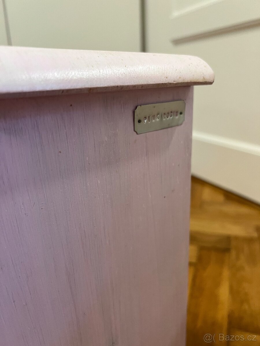 Noční stolek - 4