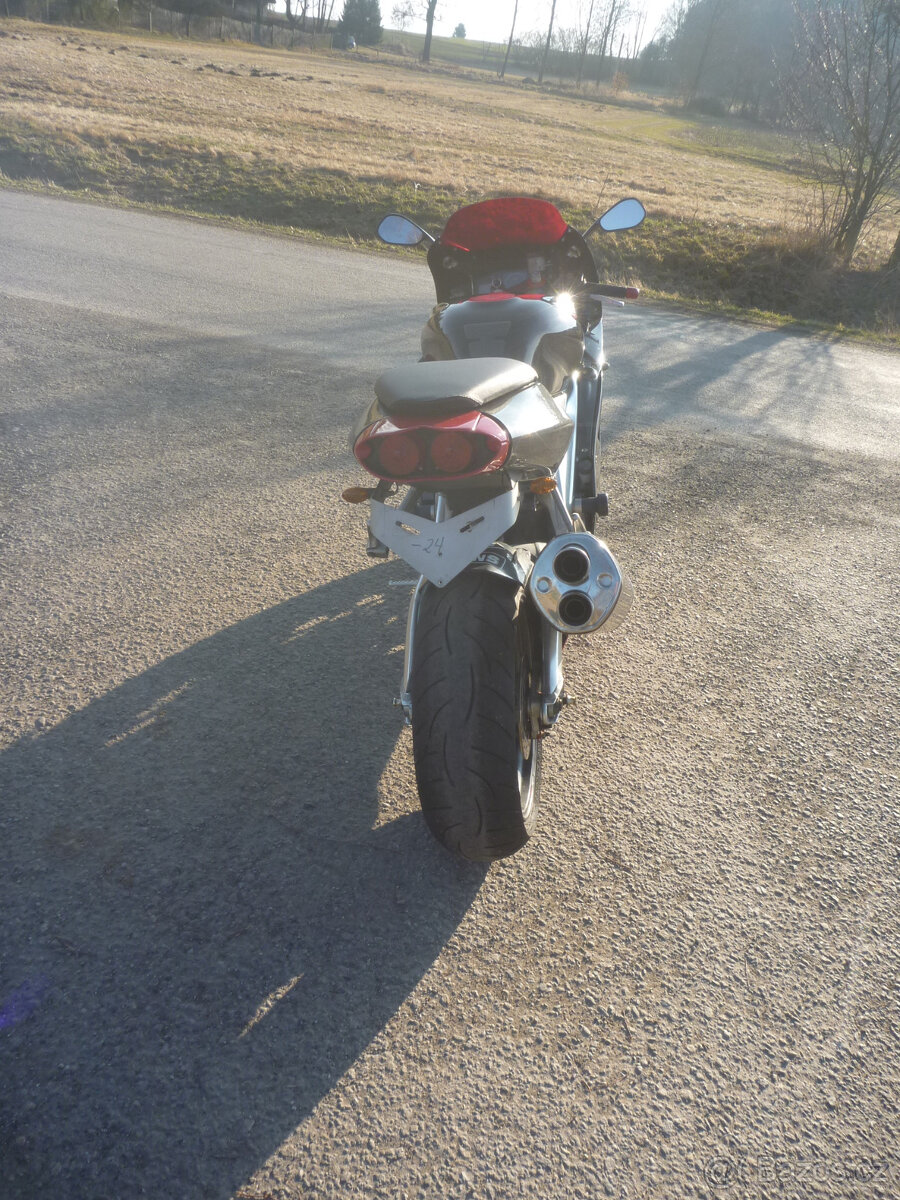 Aprilia rsv 1000 - 4