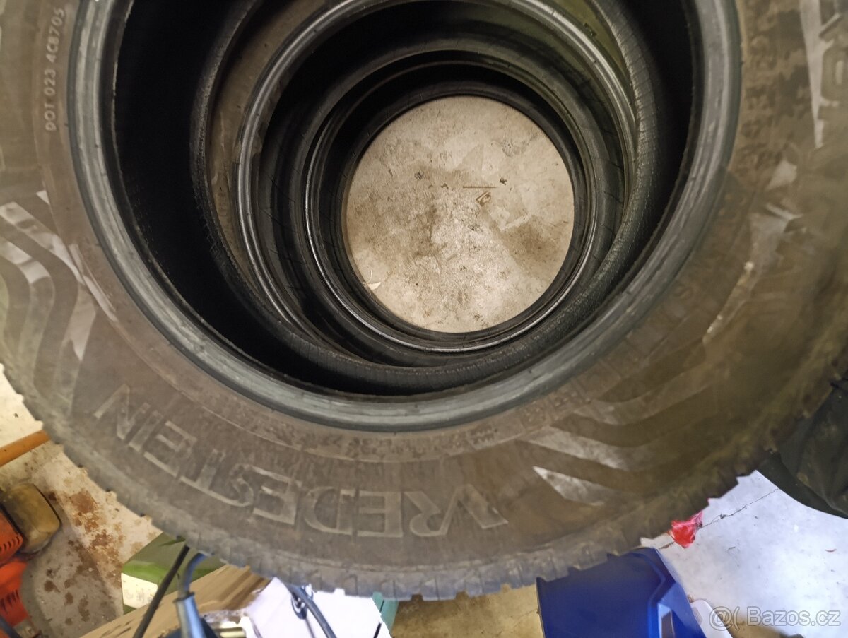 Sada celoročních pneu 235/60 R16 - 4