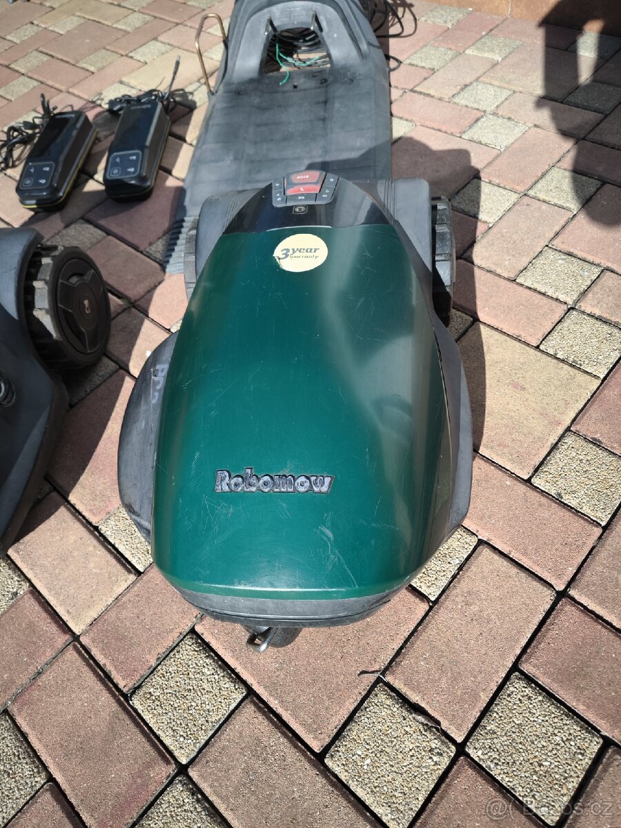 Robotické sekačky Robomow – 2 ks - 4