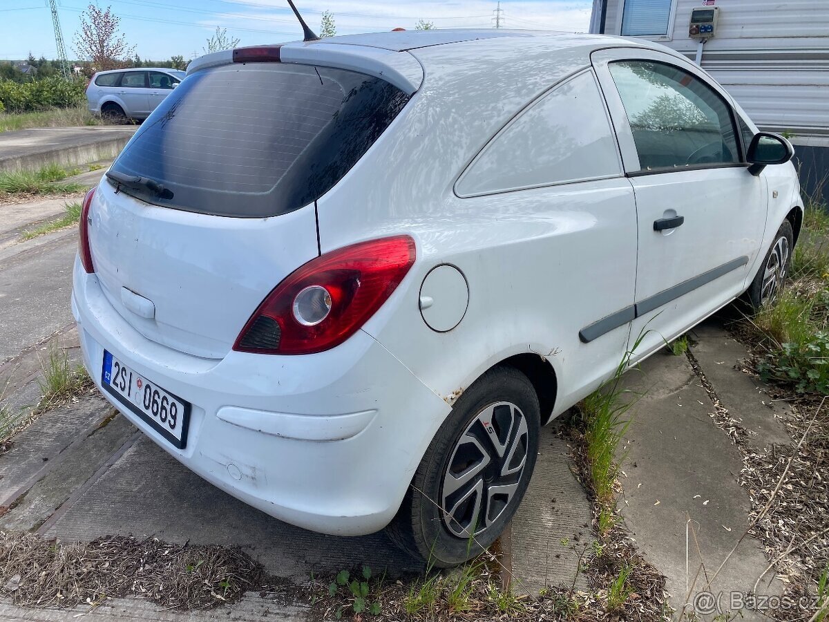 Opel Corsa VAN 1.2 16v , rok 2007 - 4