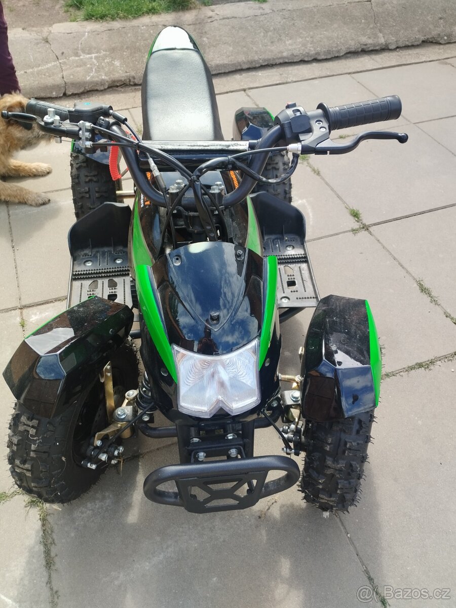 Dětská benzínová čtyřkolka