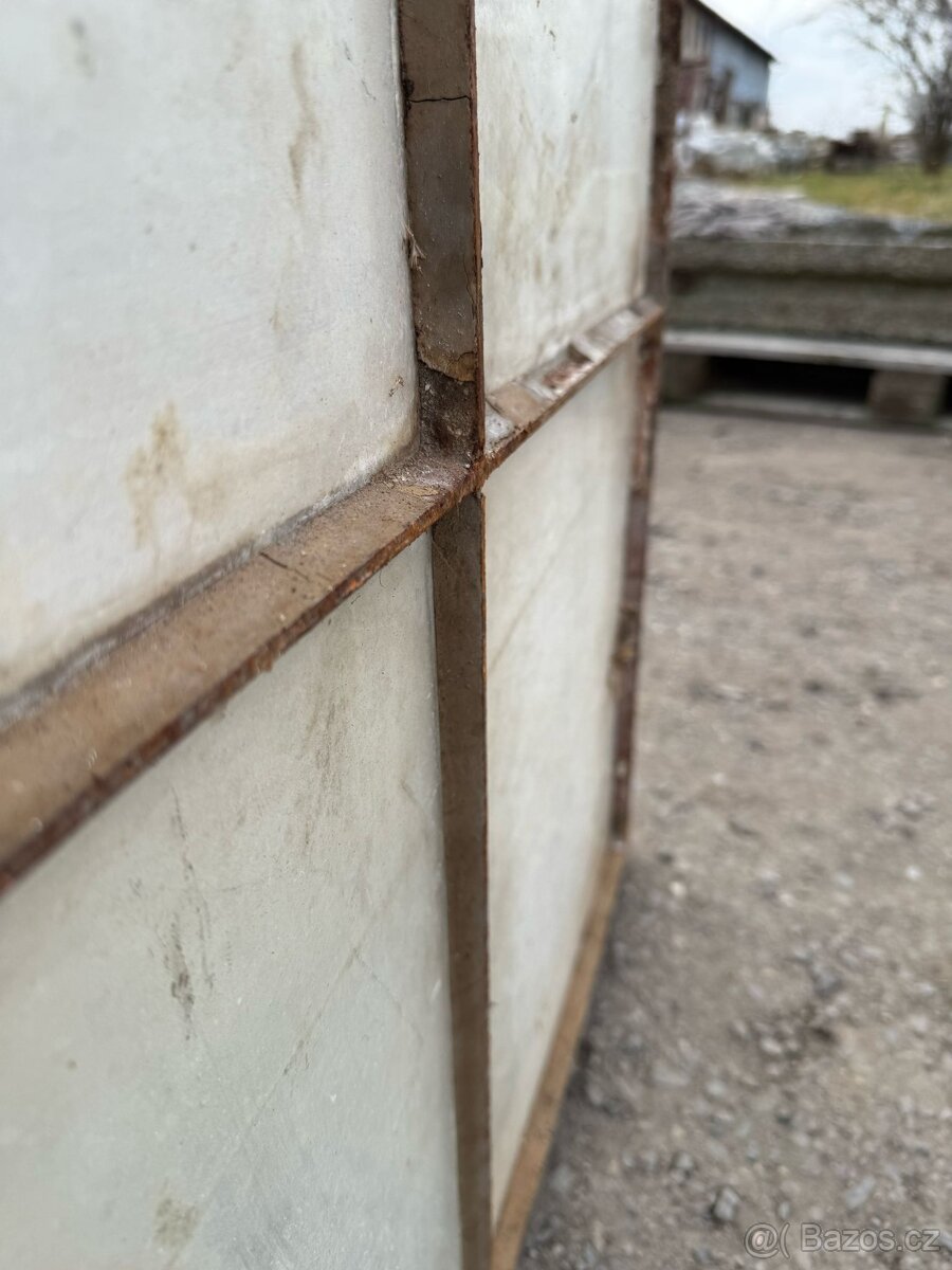 Tovární okno 46 - 4