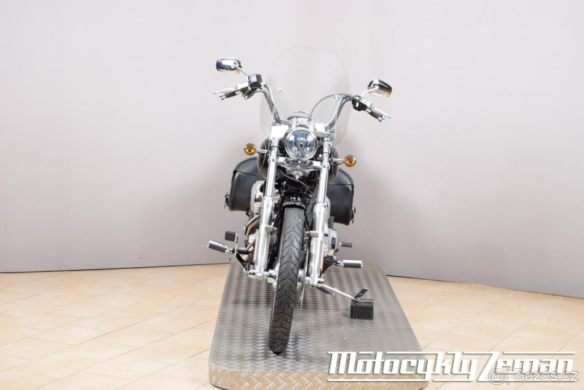 Harley-Davidson FXSTC Softail Custom 2010 - 4