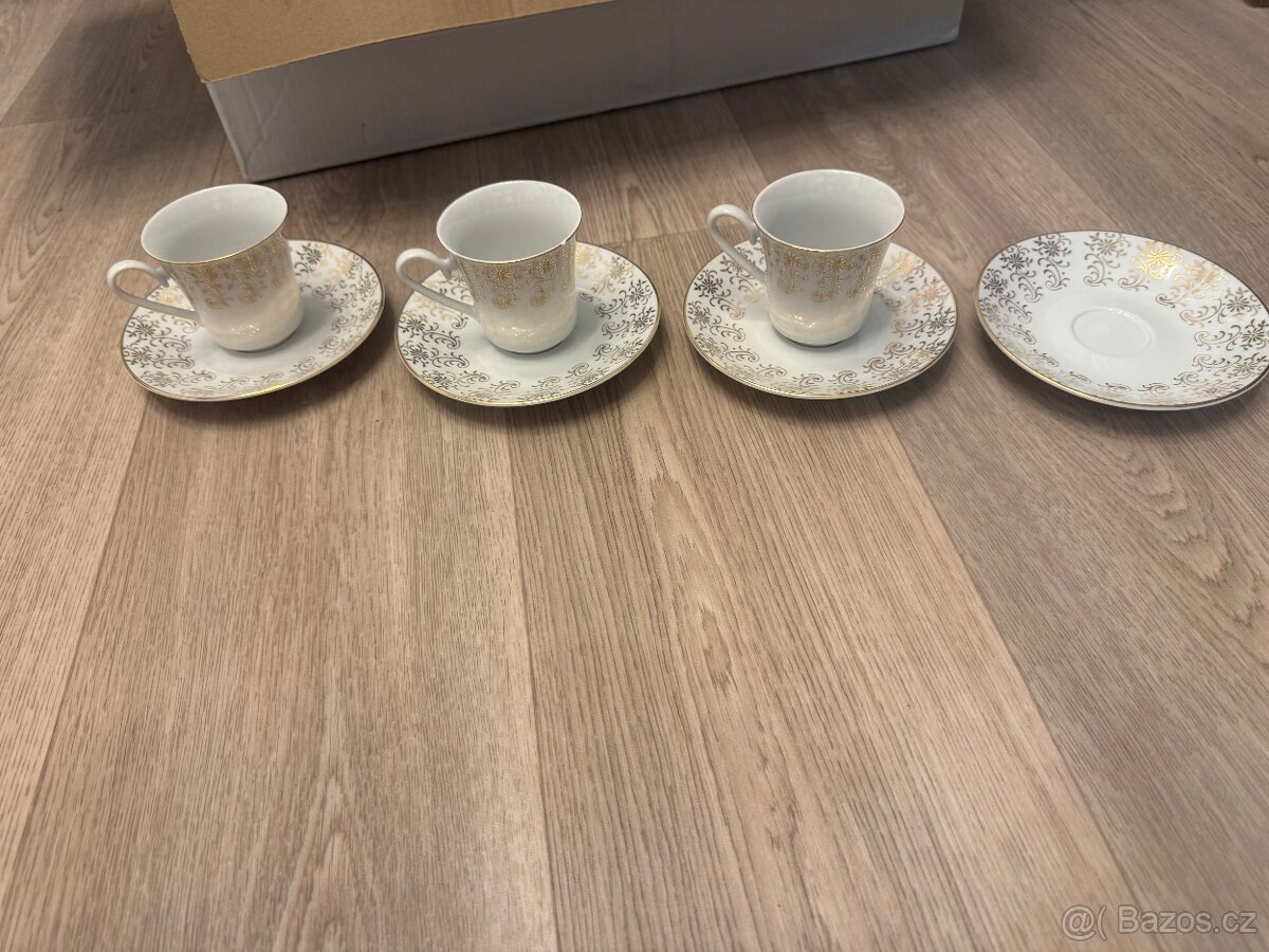 Zbytek z porcelánové soupravy na kávu - 4