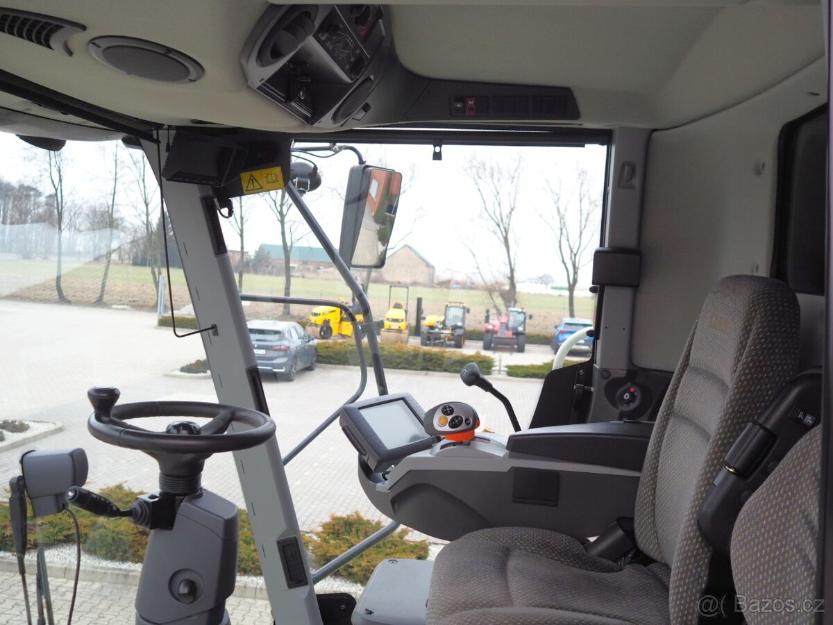 CLAAS Tucano 570 + V680 - 4