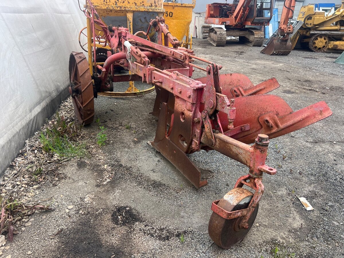 Dvouradličný pluh za traktor - 4