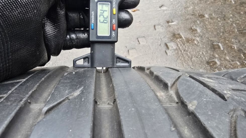 Letní pneu 255/35/19 Bridgestone - 4