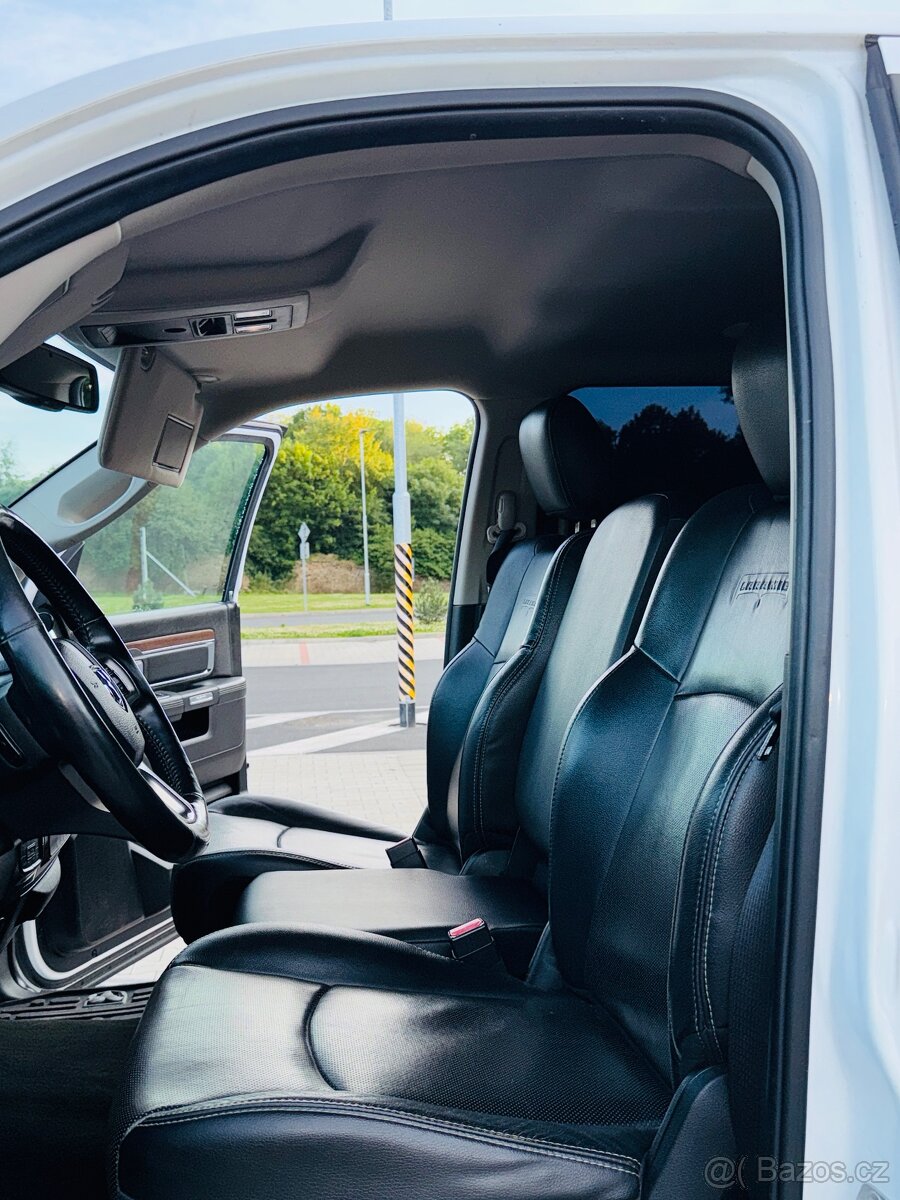 Dodge Ram 1500 Laramie Crew Cab