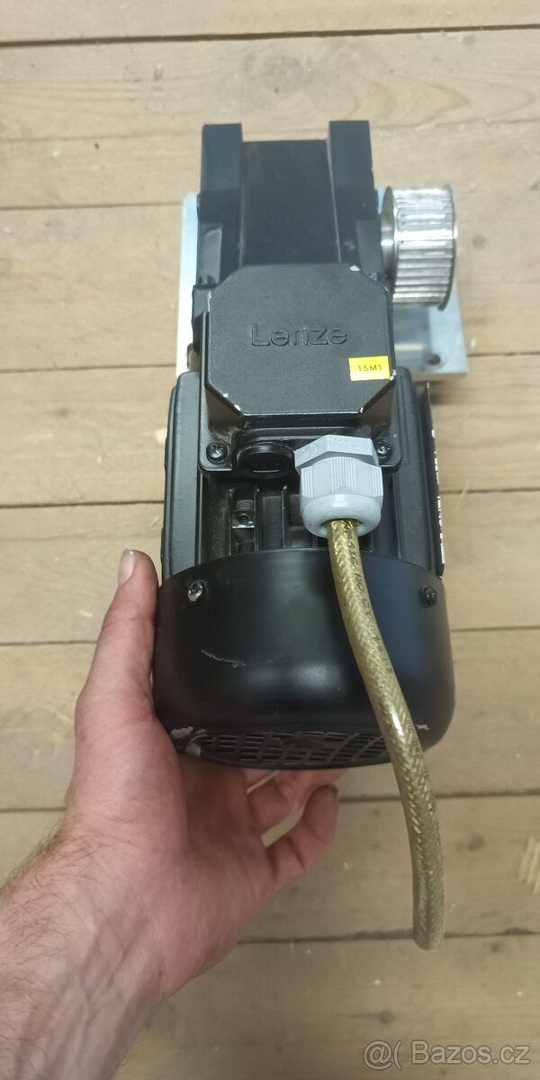 Elektromotor s převodovkou, obousměrný, 3 rychlosti - 4