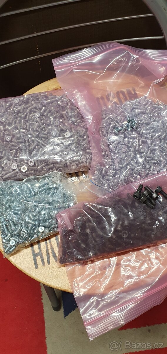 Spojovací materiál, šrouby, imbusy, x set kusů - 4