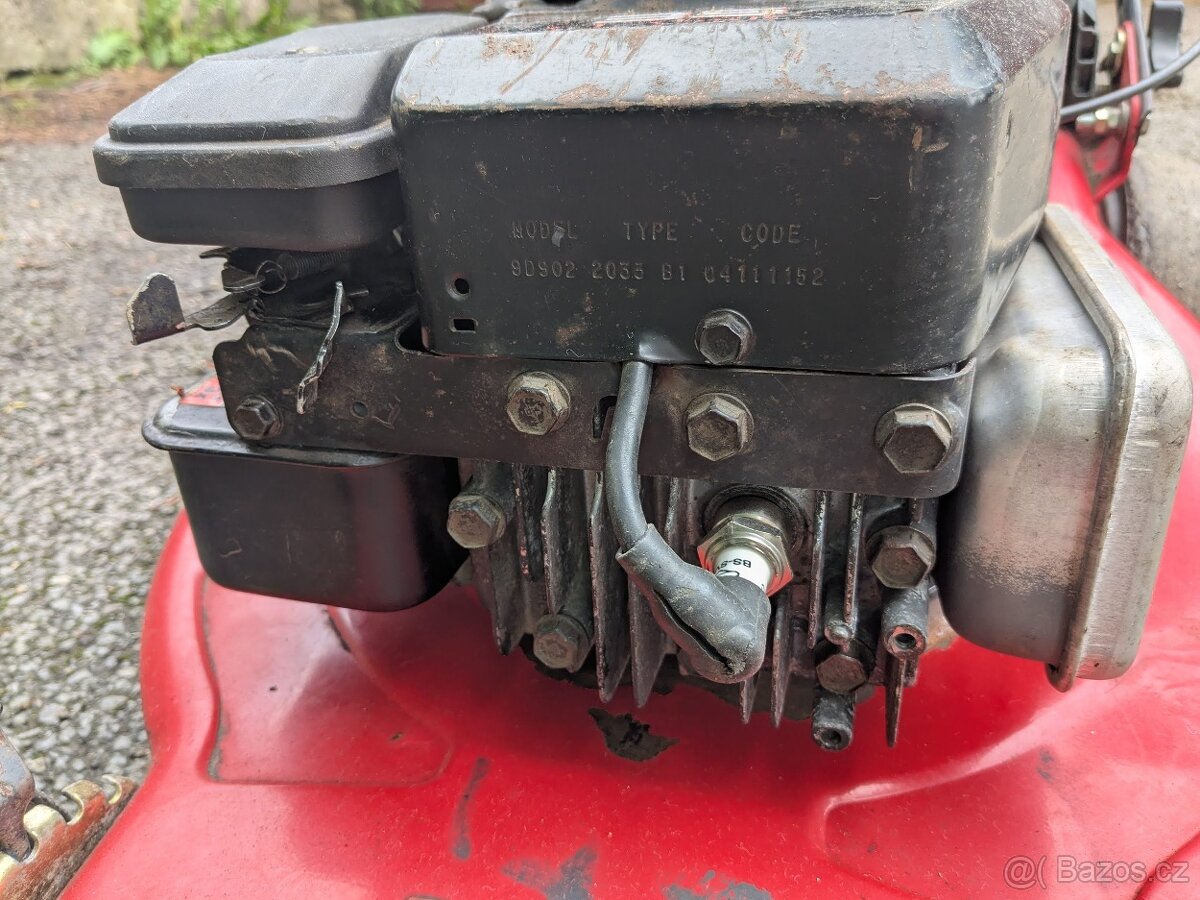 Motorová sekačka Raser , s košem, bez pojezdu. - 4