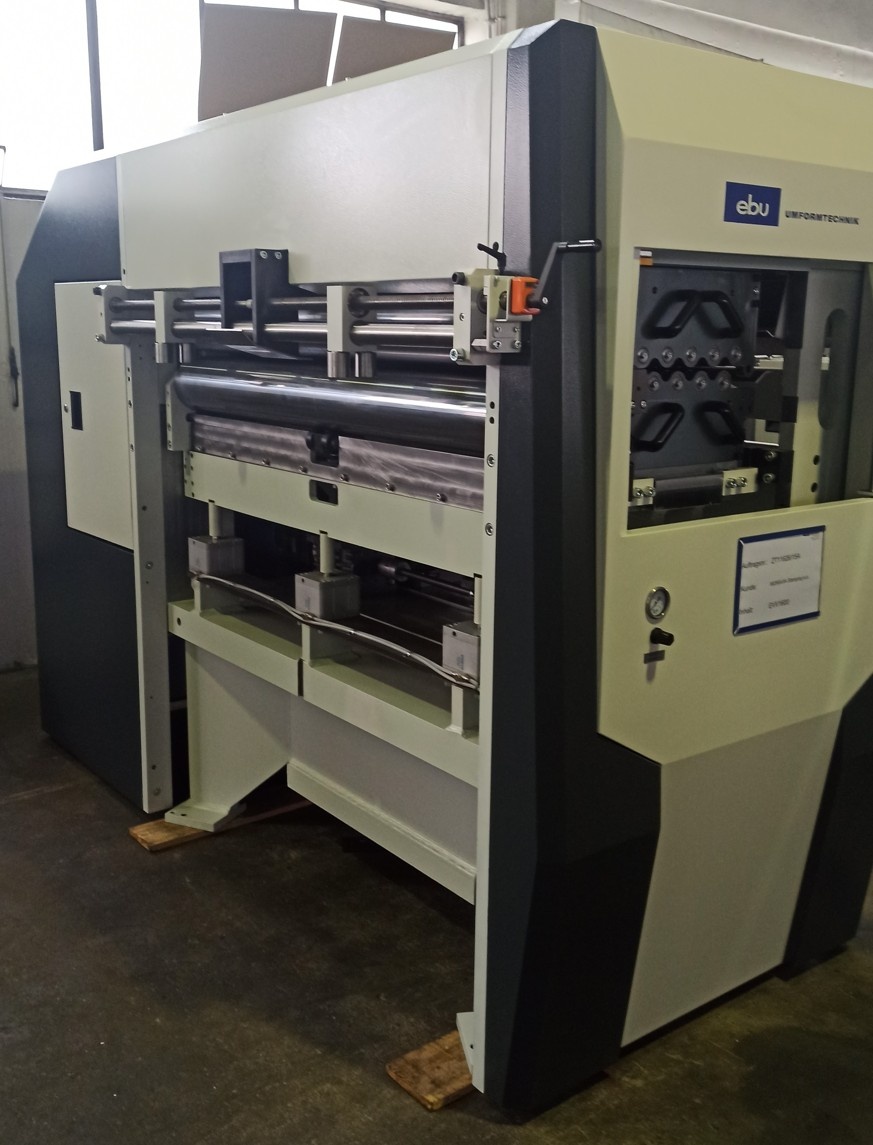 Podavač pásů a rovnačka EBU - 4