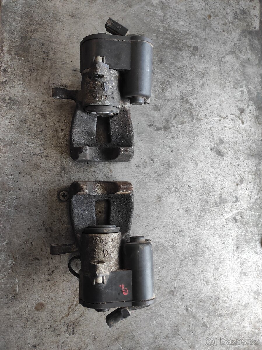 Levý zadní brzdič Passat b6 - 4