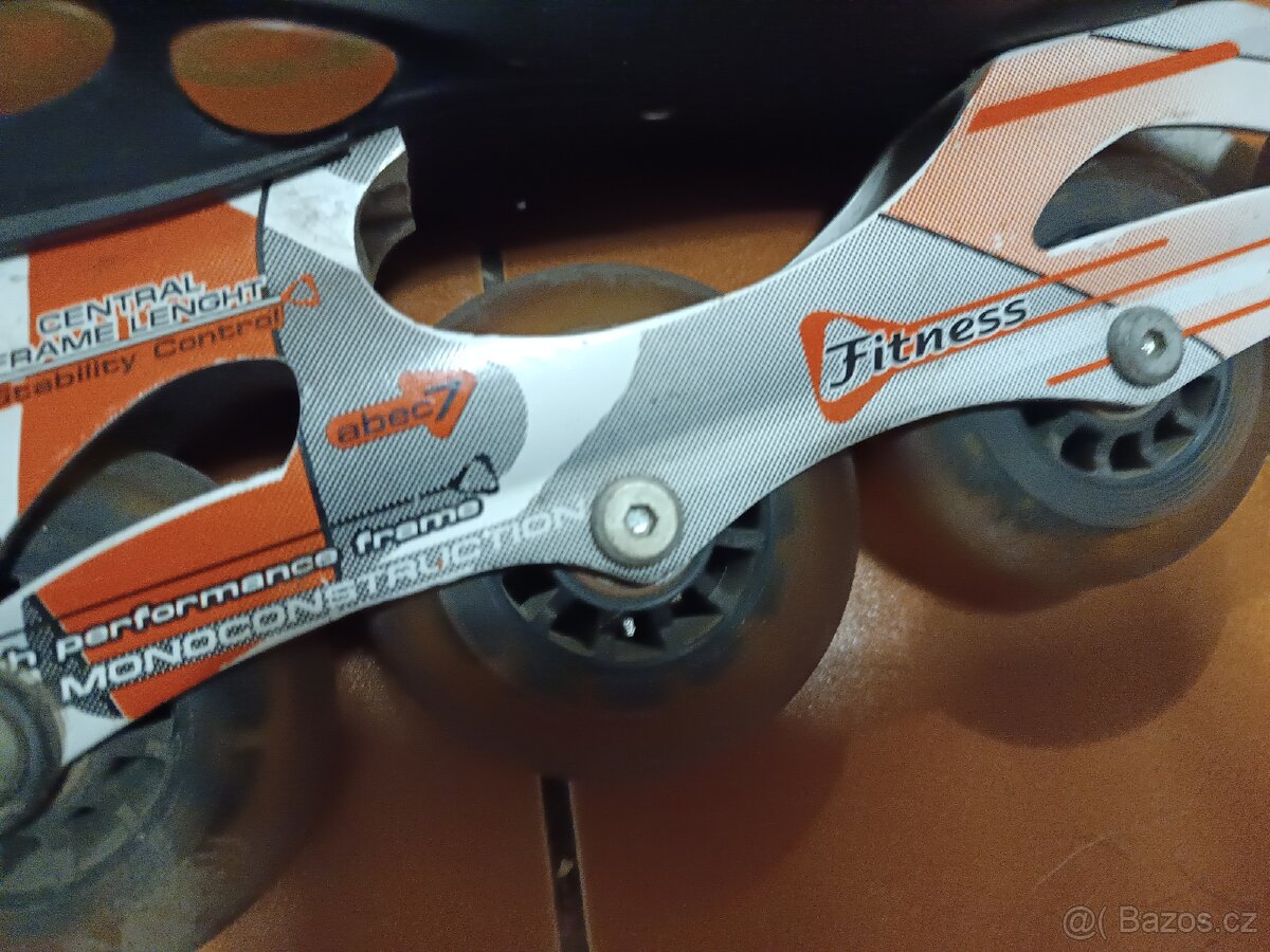 Prodám kolečkové brusle 39 - 4