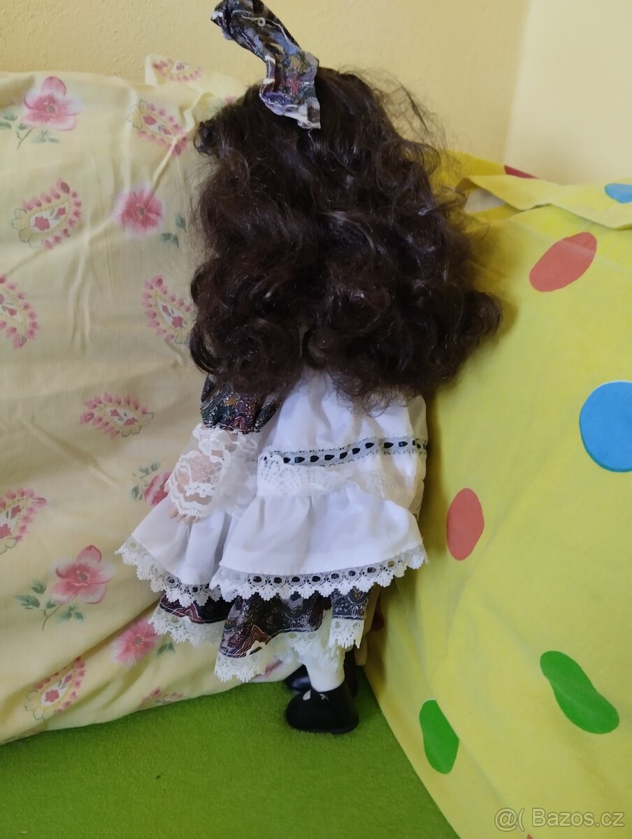 Značená porcelánová panenka - 4