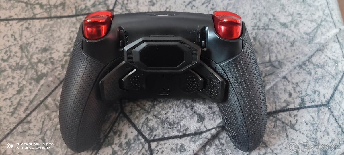 Modifikovaný Dualsense Edge - 4