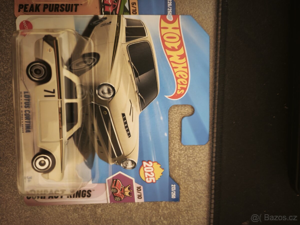 HOTWHEELS - 4