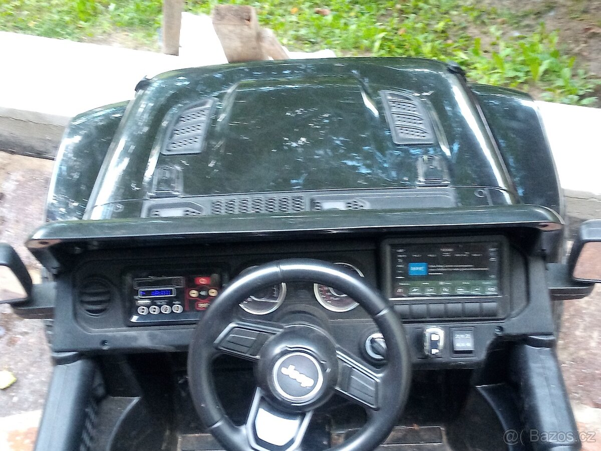 DĚTSKÝ EL. JEEP - 4