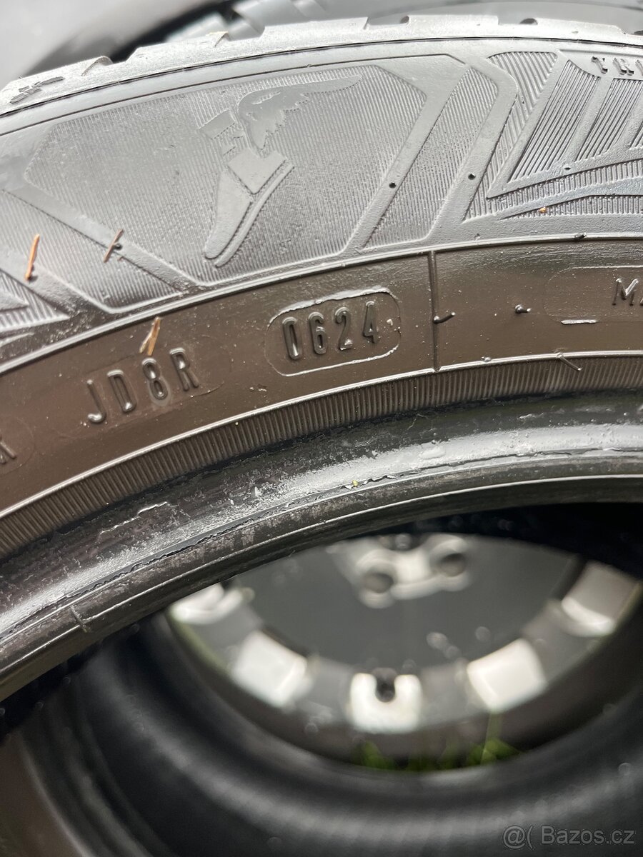 zimní pneu 215/55R17 - 4